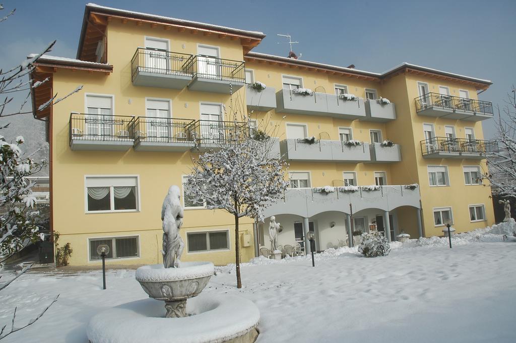 Hotel Daniela Levico Terme Exterior photo
