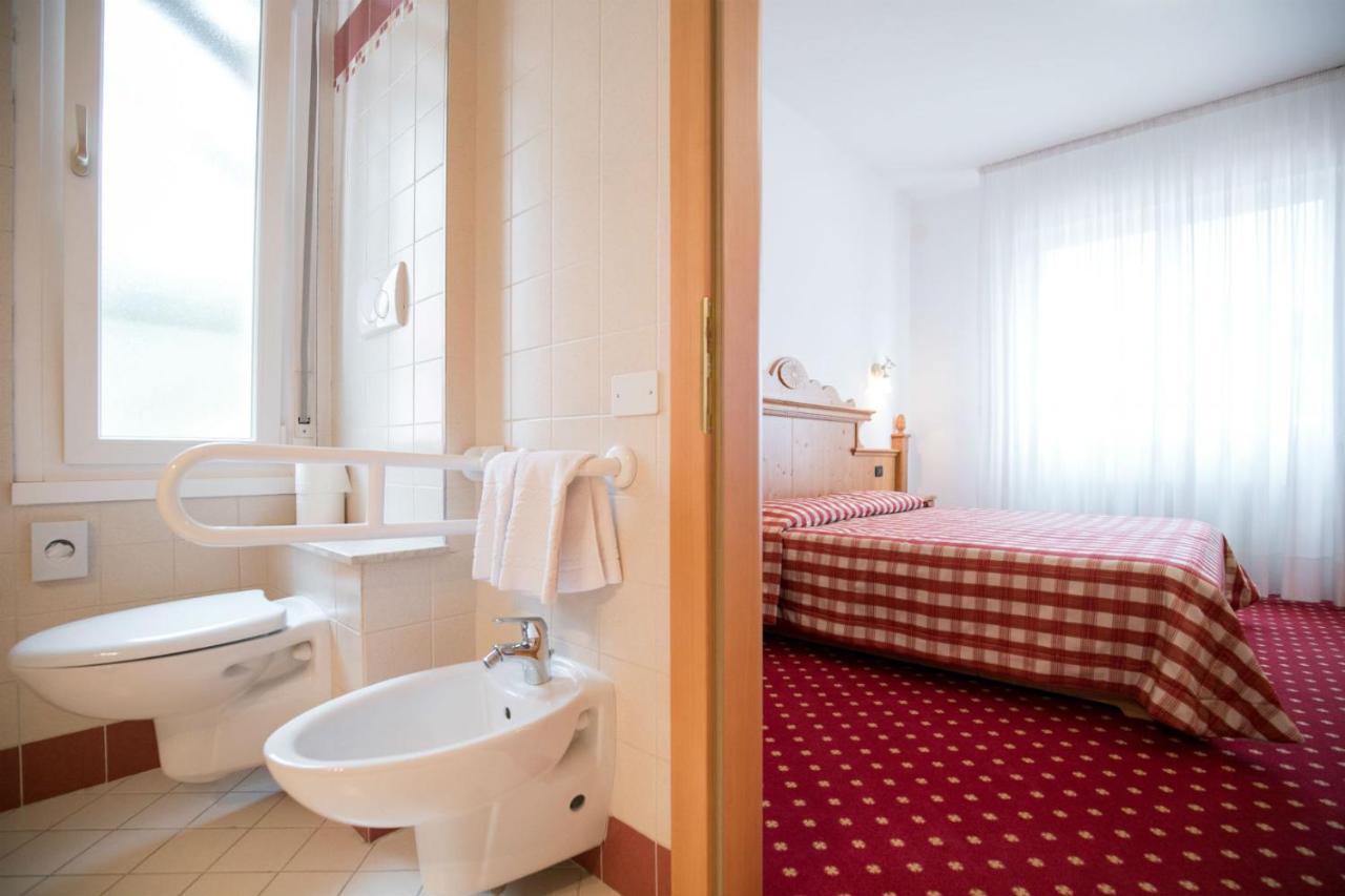 Hotel Daniela Levico Terme Exterior photo