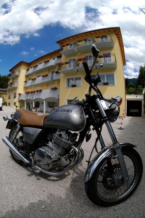 Hotel Daniela Levico Terme Exterior photo